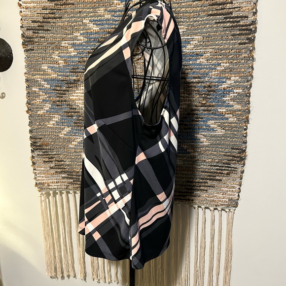 New York & Company Diagonal Striped Sleeveless Top - Picture 5 of 10